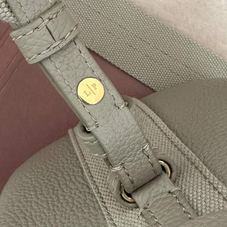 Picture of Loro Piana Handbags _SKUfw193635749fw